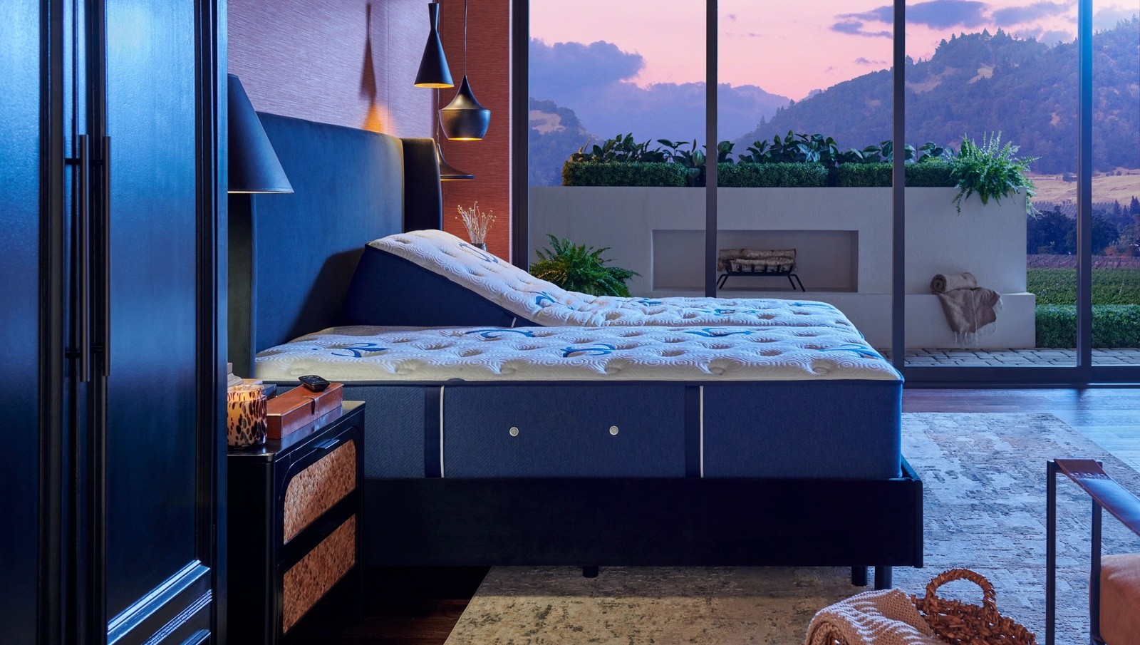 S&F_StudioTT_SplitKing_StyledRoom_EASE4.0_Profile_Apr2022